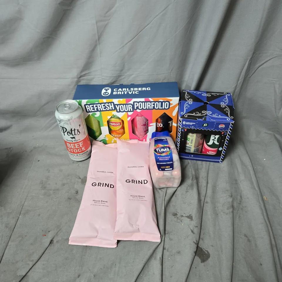 APPROXIMATELY 10 ASSORTED ITEMS OF FOOD AND DRINK INCLUDING CARLSBERG BRITVIC SET (LIPTON/TANGO/7 UP), TUMS ANTACID, POTTS BEEF STOCK AND GRIND HOUSE BLEND WHOLE BEAN COFFEE