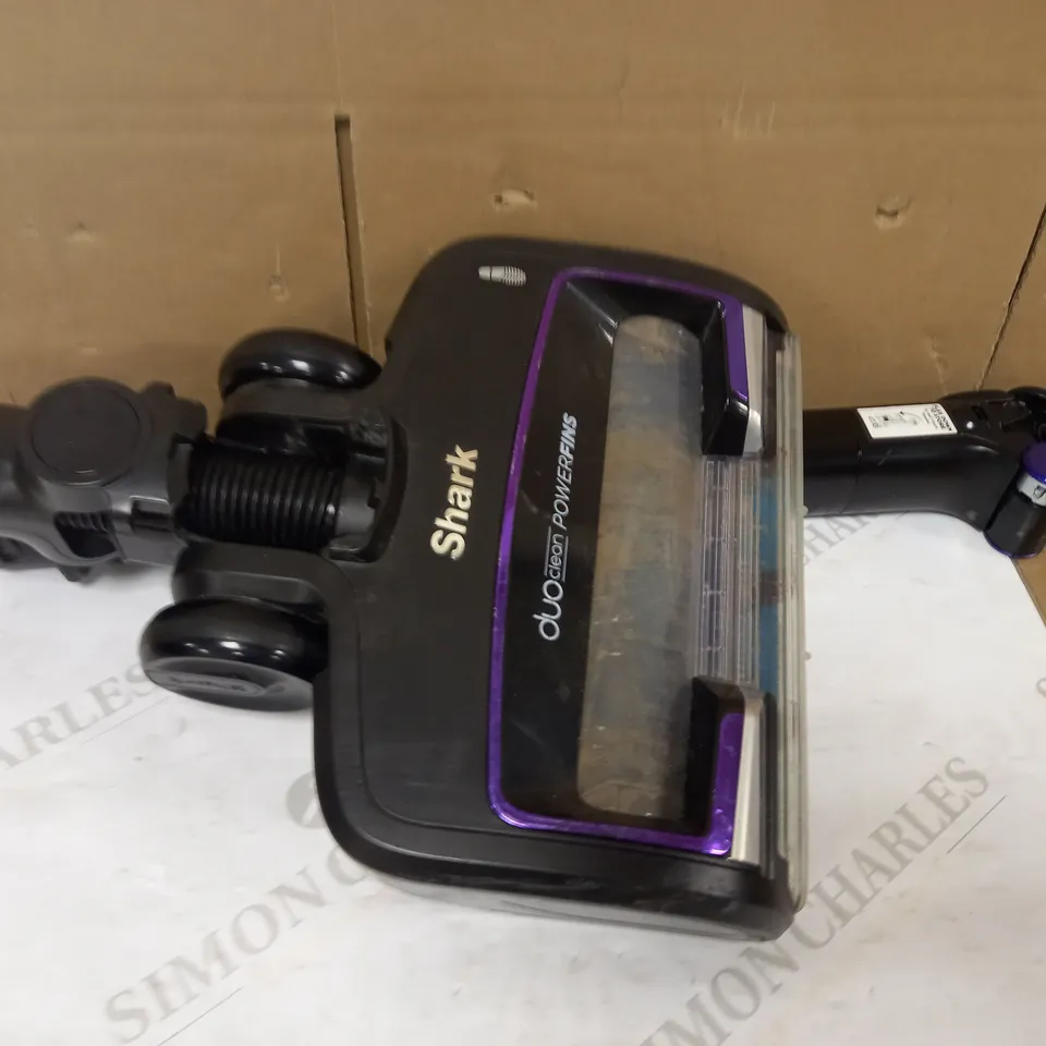 SHARK CORDLESS STICK VACUUM IZ390UKTQ
