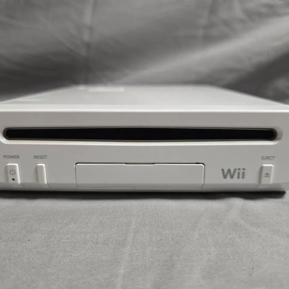 NINTENDO WII CONSOLE (RVL-101) – WHITE