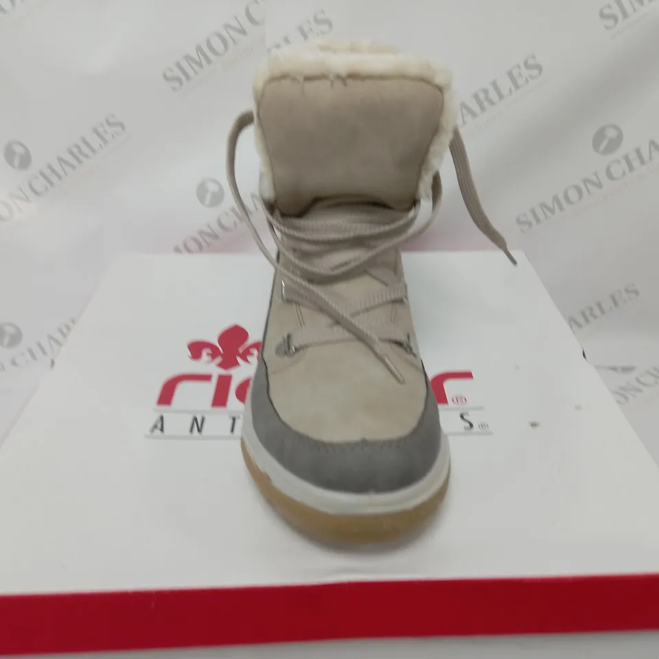 BOXED PAIR OF RIEKER ANTISTRESS WATER RESISTANT WARM HIKING BOOTS CREAM UK SIZE 6