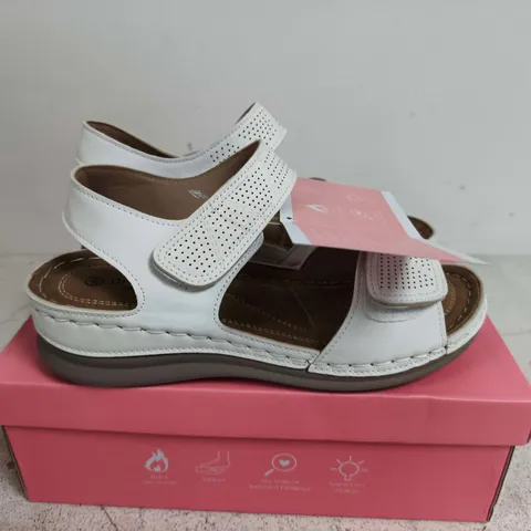 BOXED PAIR OF RUBY WHITE KIDS' SANDALS - UK 6