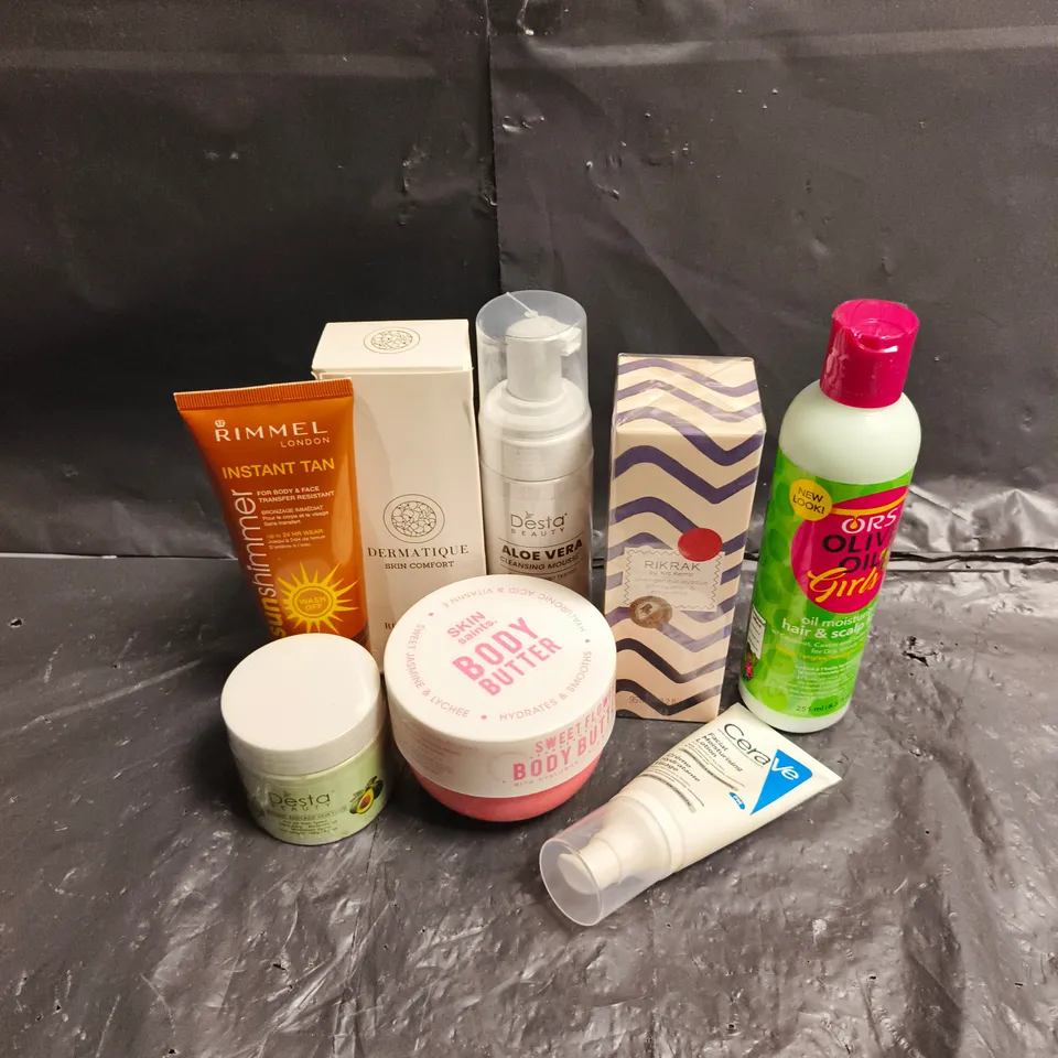APPROXIMATEY 20 ASSORTED HEALTH AND BEAUTY PRODUCTS TO INCLUDE - SKIN SAINTS BODY BUTTER - CERAVE FACIAL MOISTURISING LOTION - DERMATIQUE RECUPERATING CREAM - ETC