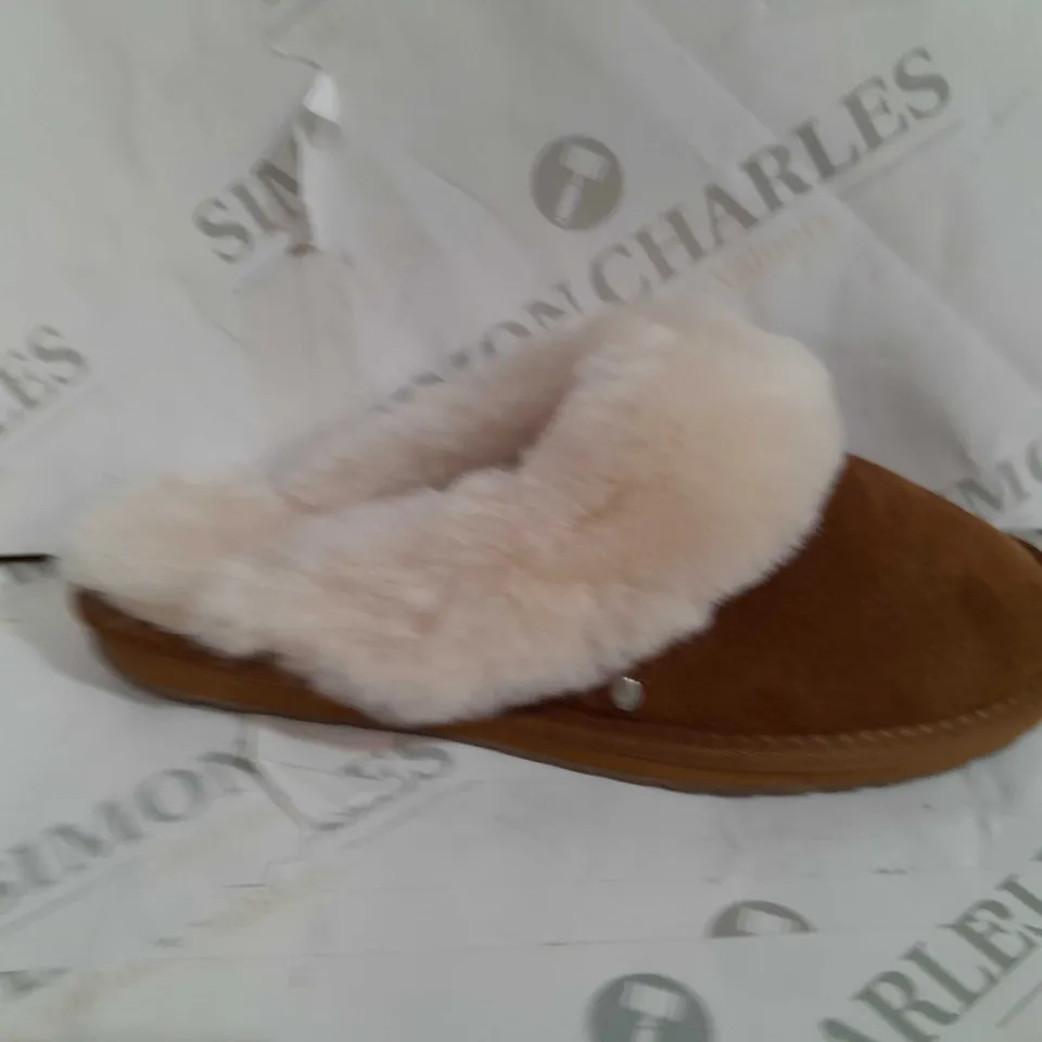 EMU AUSTRALIA SLIPPER CHESTNUT SIZE 6