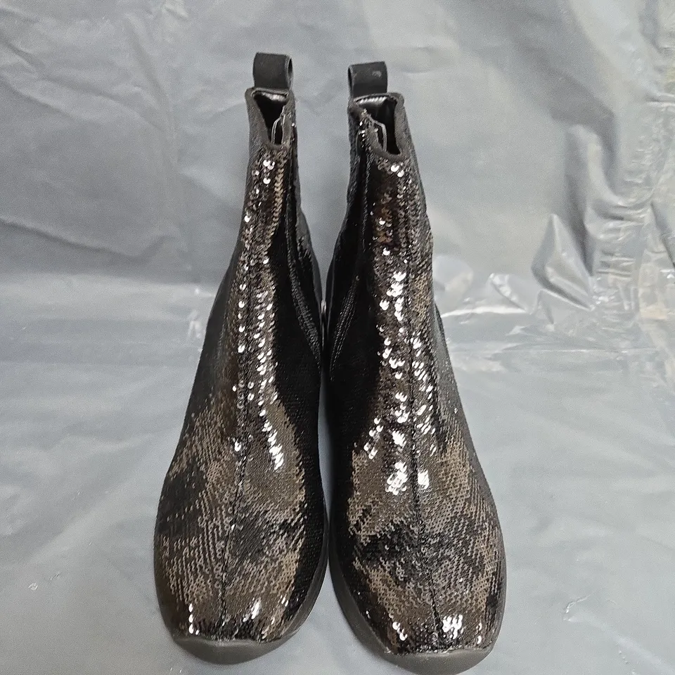 BOXED PAIR OF DUNE LONDON EFFECTIVE WEDGE SEQUIN TRAINERS IN BLACK SIZE 6