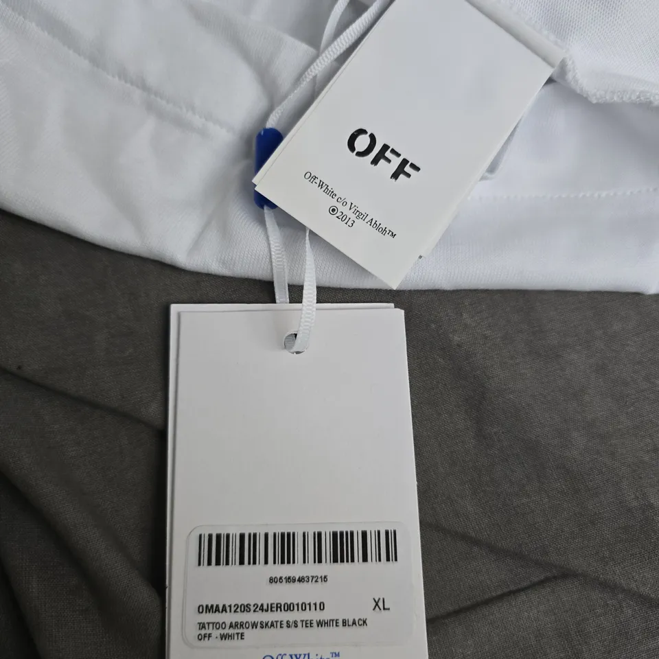 Off-White c/o Virgil Abloh White T-shirt with Back Arrow Graphic – XL