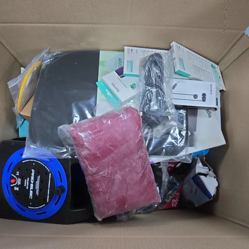 APPROXIMATELY 15 ASSORTED ITEMS TO INCLUDE PHILIPS LED CEILING LIGHT, COMBO TOUCH CASE, REUSABLE MASK, ETC