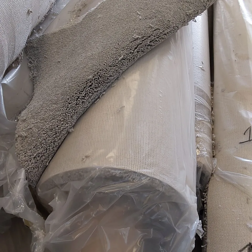 ROLL OF QUALITY ULTIMATE IMPRESSIONS PARADISE CARPET // SIZE: APPROX 5 X 7.4m