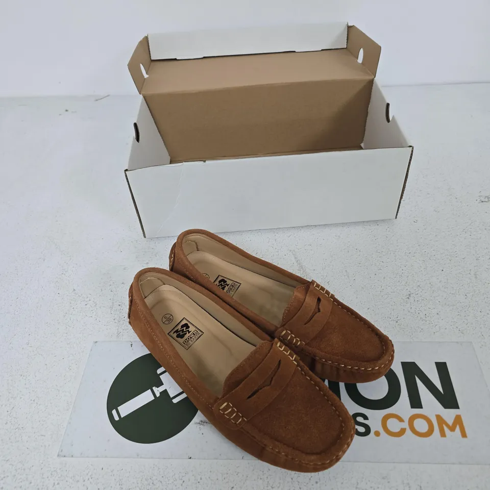 UK 6 DOWN TO EARTH BROWN SUEDE LOAFERS