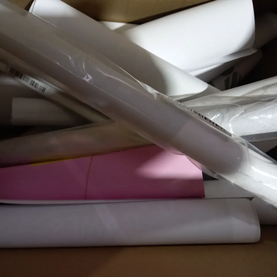 BOX OF APPROXIMATELY 10 ASSORTED ART PRINTS OF VARIOUS SUBJECTS AND STYLES
