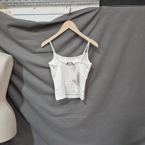 BERSHKA WHITE CROP TOP – WOMEN’S, UK 10-12 (SIZE M)