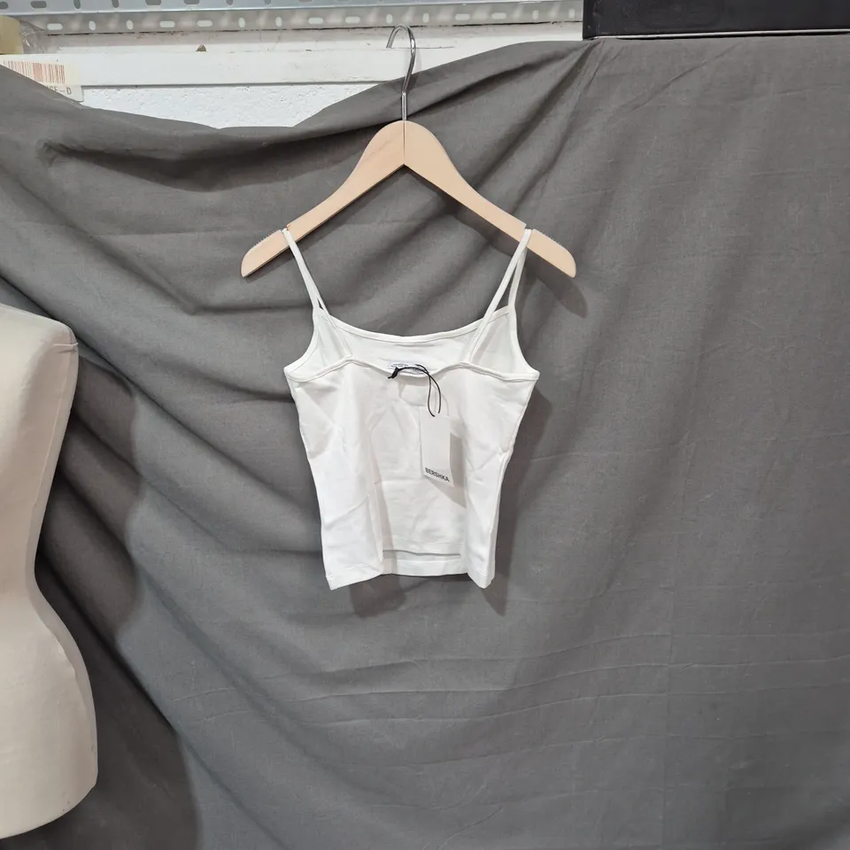 BERSHKA WHITE CROP TOP – WOMEN’S, UK 10-12 (SIZE M)