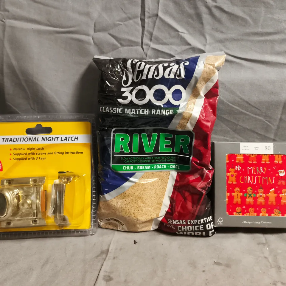 APPROXIMATELY 10 ASSORTED HOUSEHOLD ITEMS TO INCLUDE JOHN LEWIS CHRISTMAS CARDS, TRADITIONAL NIGHT LATCH, ETC