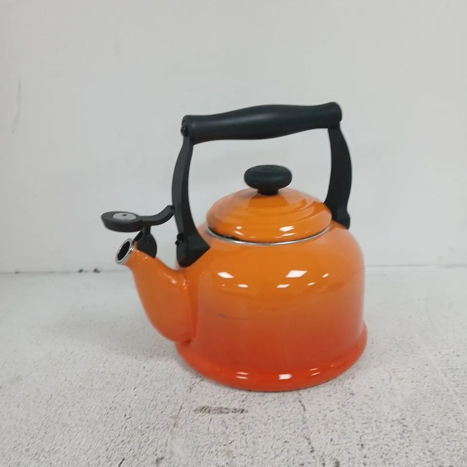 LE CREUSET KETTLE – ORANGE ENAMEL, 2.1L CAPACITY