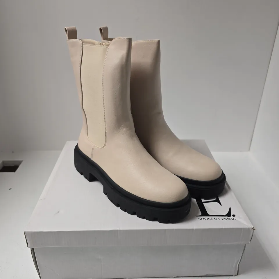 SHOES BY EMMA KASIA SAND CHELSEA BOOTS – UK 6