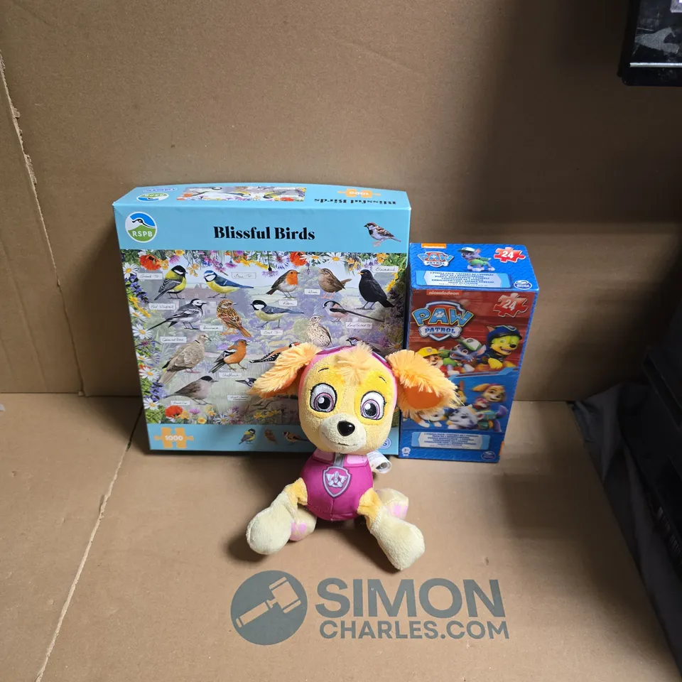 LARGE QUANTITY OF ASSORTED TOYS AND GAMES TO INCLUDE - PAW PATROL TEDDY, PAW PATROL PUZZLE BOX, RSPB JIGSAW PUZZLE ETC - COLLECTION ONLY