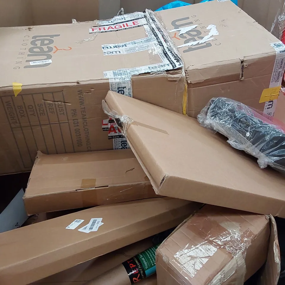 PALLET OF ASSORTED ITEMS INCLUDING: DR.PREPARE DEHUMIDIFIER, CLEVER CUBE STORAGE UNIT, FABRIC WARDROBE, PET BED, PICTURE FRAME