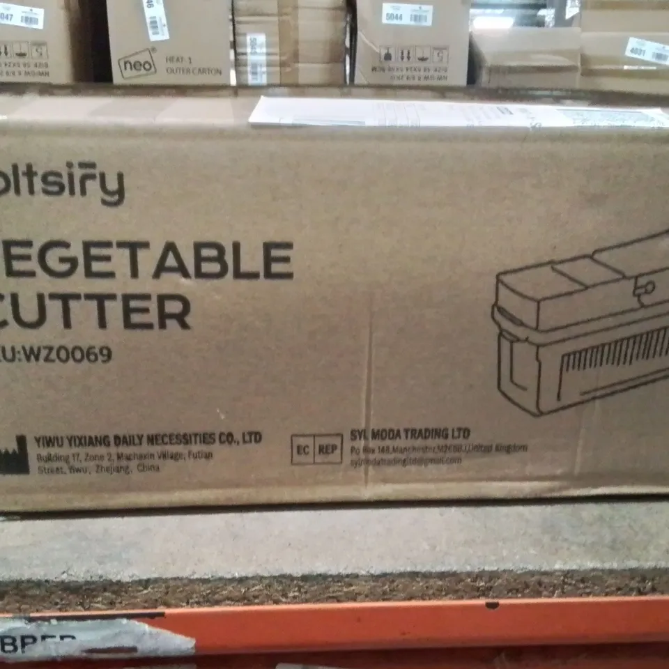 BOXED VEGETABLE CUTTER