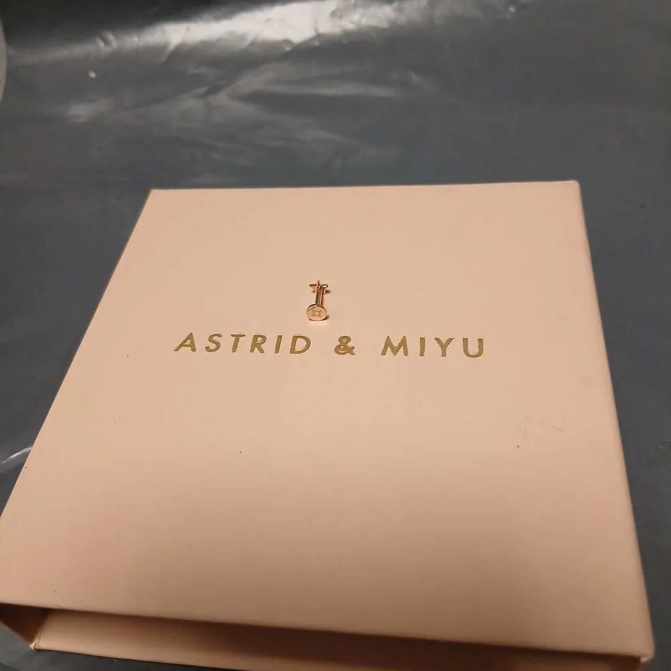 ASTRID & MIYU ROSE GOLD STUD