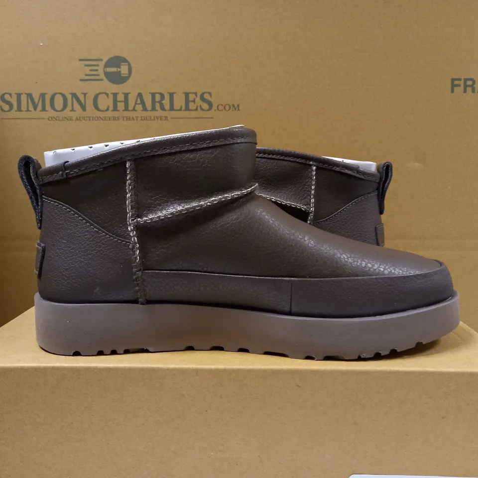 BOXED PAIR UGG CLASSIC SUGAR ULTRA MINI BOOT - SIZE 8