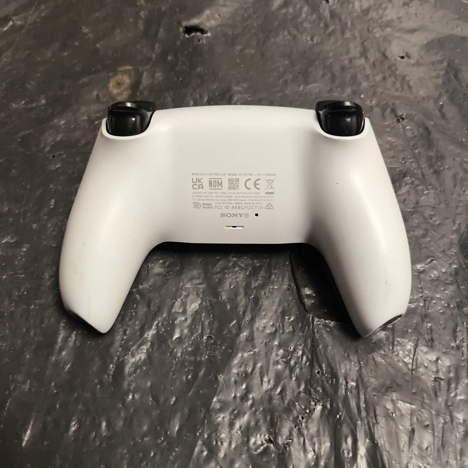 SONY PLAYSTATION 5 DUALSENSE WIRELESS CONTROLLER – WHITE