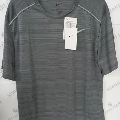 NIKE RUNNING GREY T-SHIRT - L
