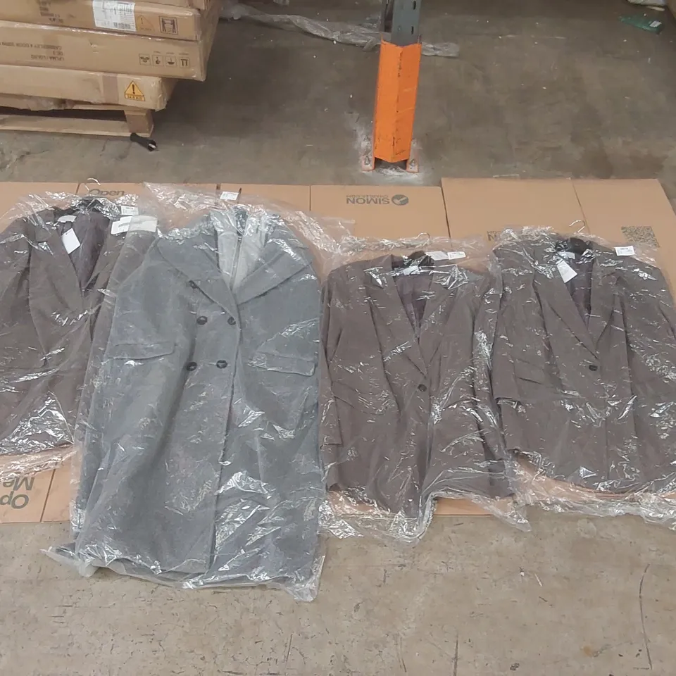 PALLET CONTAINING APPROXIMATELY 160x BRAND NEW SIMPLY BE AND JD WILLIAMS COATS/BLAZERS ECT