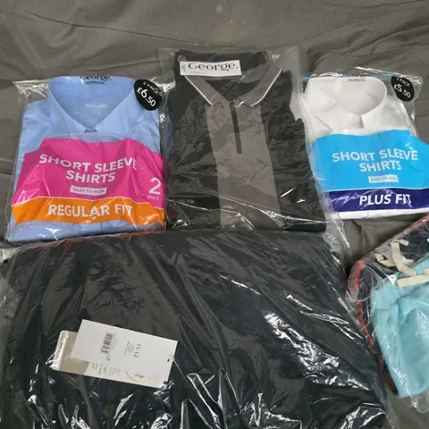 APPROXIMATELY 30 ASSORTED KIDS CLOTHING ITEMS IN VARIOUS STYLES, SIZES & COLOURS TO INCLUDE SHIRTS, 2 PC SET, SHORTS, ETC - COLLECTION ONLY