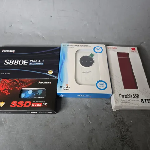 APPROXIMATELY 12 ASSORTED ITEMS TO INCLUDE - M.2 SSD , 4G WIRELESS MOBILE WIFI PRO , RANXIANA S880E M.2 NVME ETC