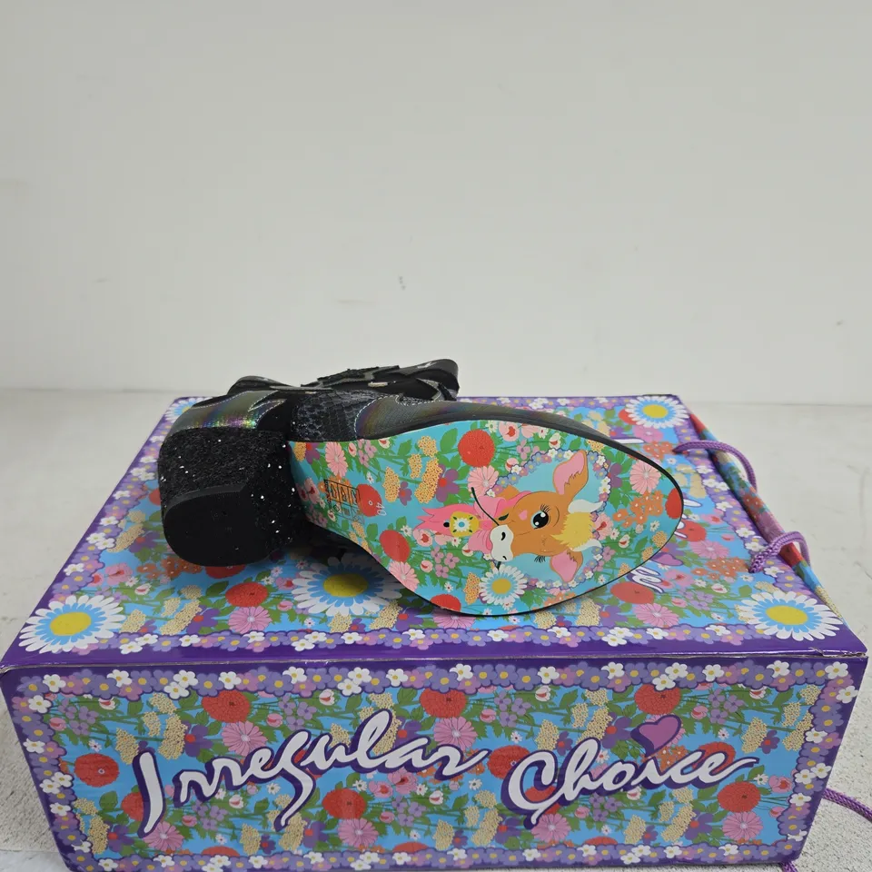 IRREGULAR CHOICE BLACK STAR-EMBELLISHED ANKLE BOOTS BOXED SIZE 40