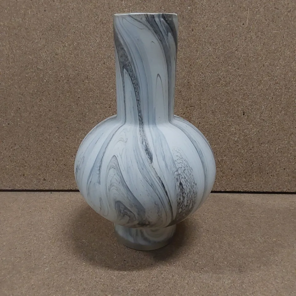 STYLISH CONTEMPORARY VASE