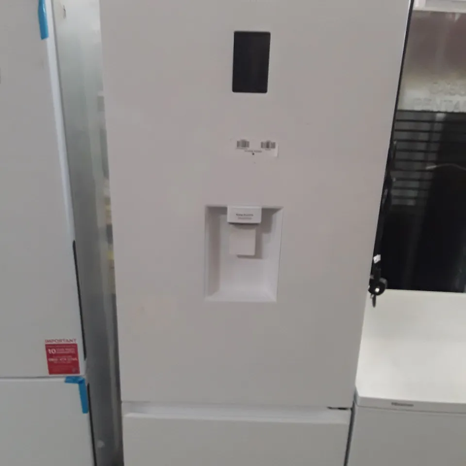 SAMSUNG RB34C652DWW FREESTANDING FRIDGE FREEZER WITH WATER DISPENSER IN WHITE - UNPROCESSED RAW RETURN