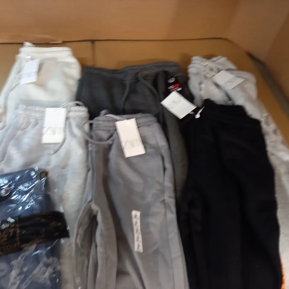 LOT OF 7 ASSORTED PAIRS OF JOGGERS IN VARIOUS SIZES