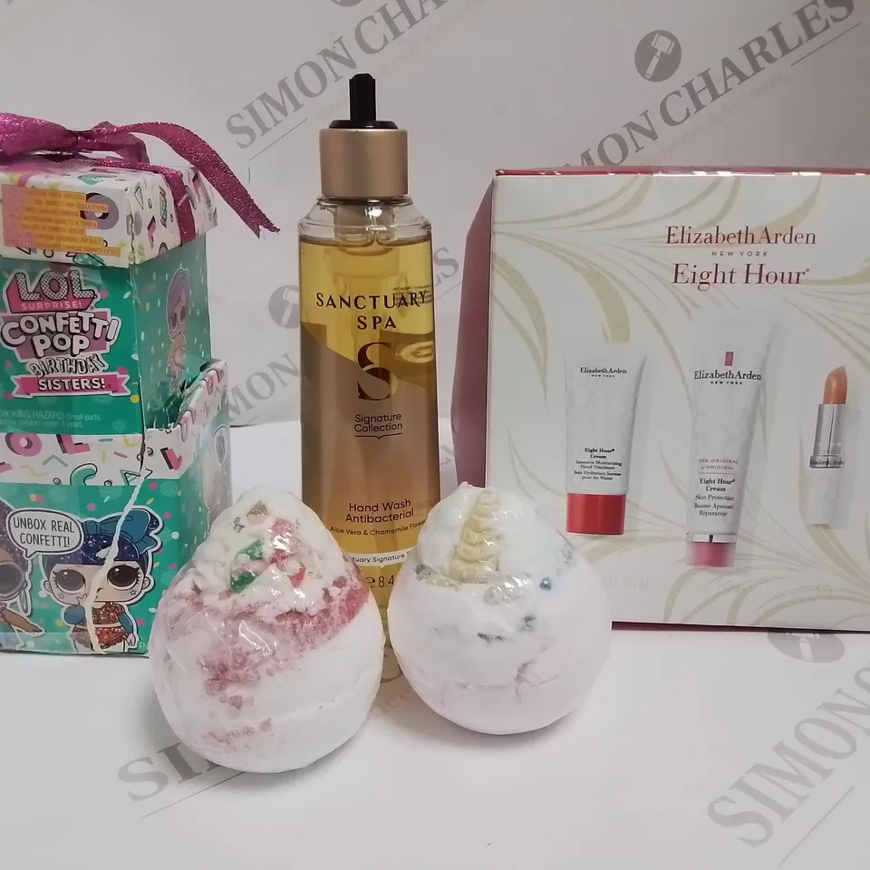 LOT OF 5 ASSORTED HEALTH AND BEAUTY ITEMS TO INCLUDE SANCTUARY SPA AND ELIZABETH ARDEN