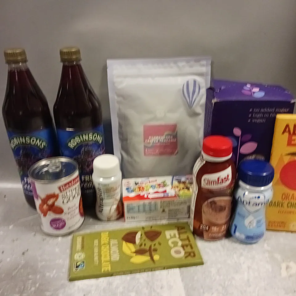 APPROXIMATELY 12 ASSORTED FOOD & DRINK ITEMS TO INCLUDE KINDER SURPRISE, SLIMFAST DRINK, ROBINSONS, ETC - COLLECTION ONLY