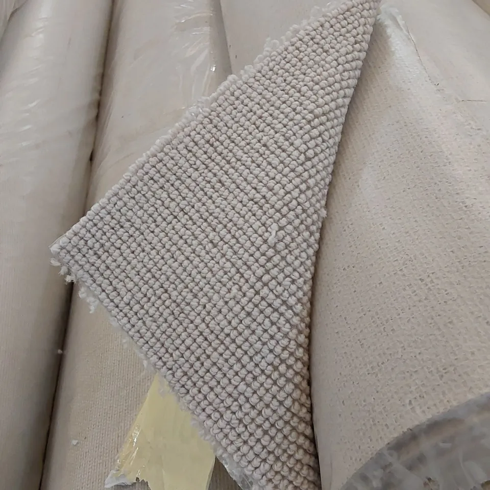 ROLL OF QUALITY EC HEARTLAND STANKLYN CARPET // SIZE: APPROX 5 X 3.45m