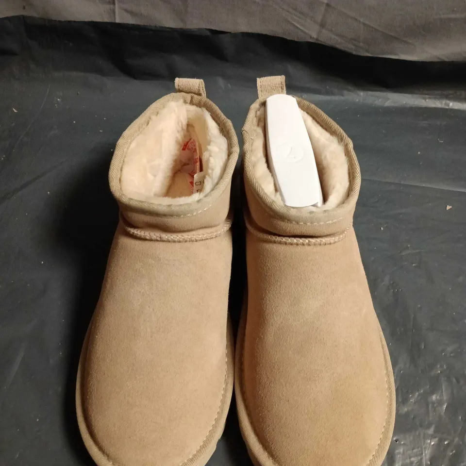 UGG CLASSIC SHORT SHEARLING BOOTS – SAND - SIZE 39