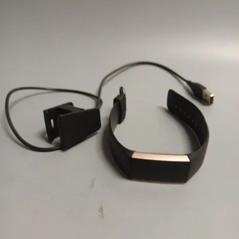 FITBIT CHARGE HEALTH & FITNESS TRACKER WATCH WITH RUBBER STRAP
