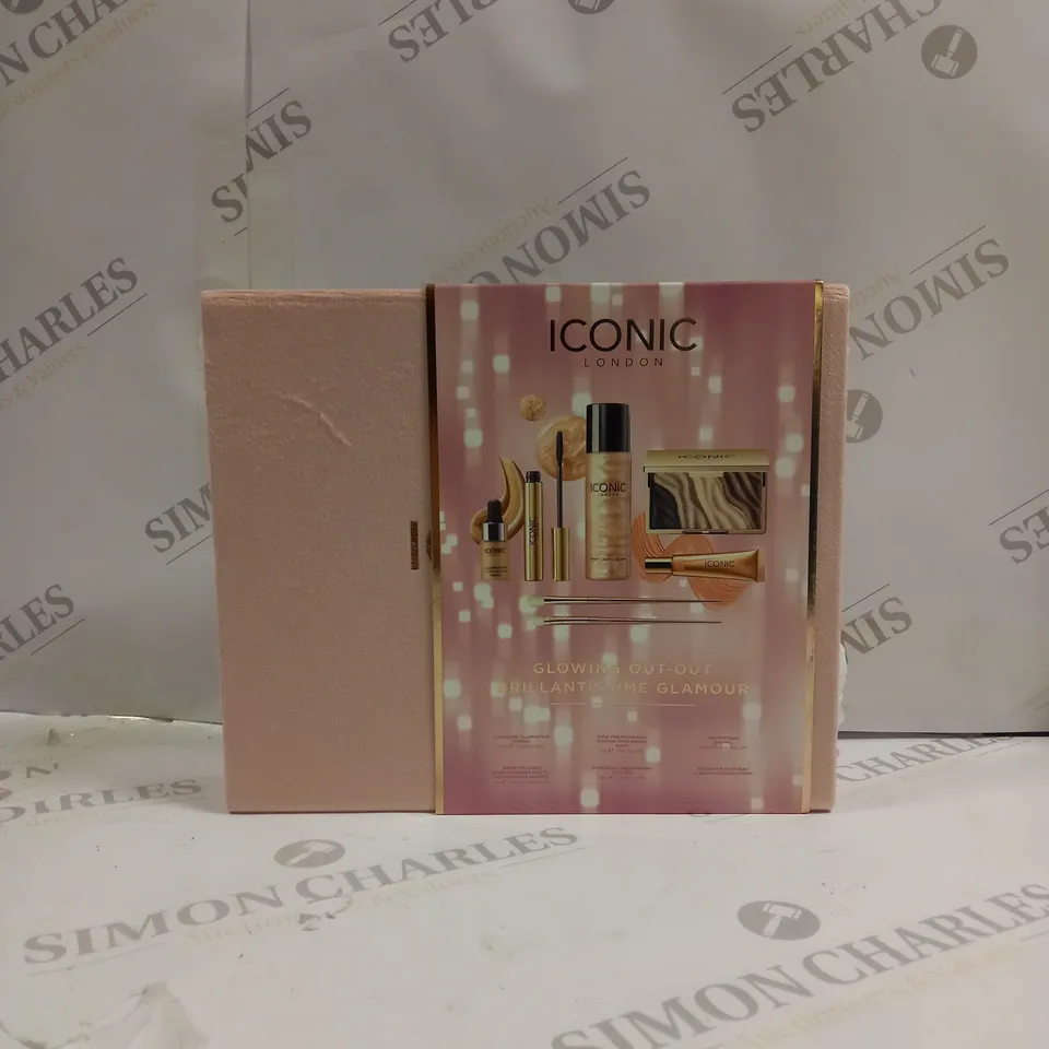 BOXED ICONIC LONDON GLOWING OUT-OUT BEAUTY SET  RRP £60