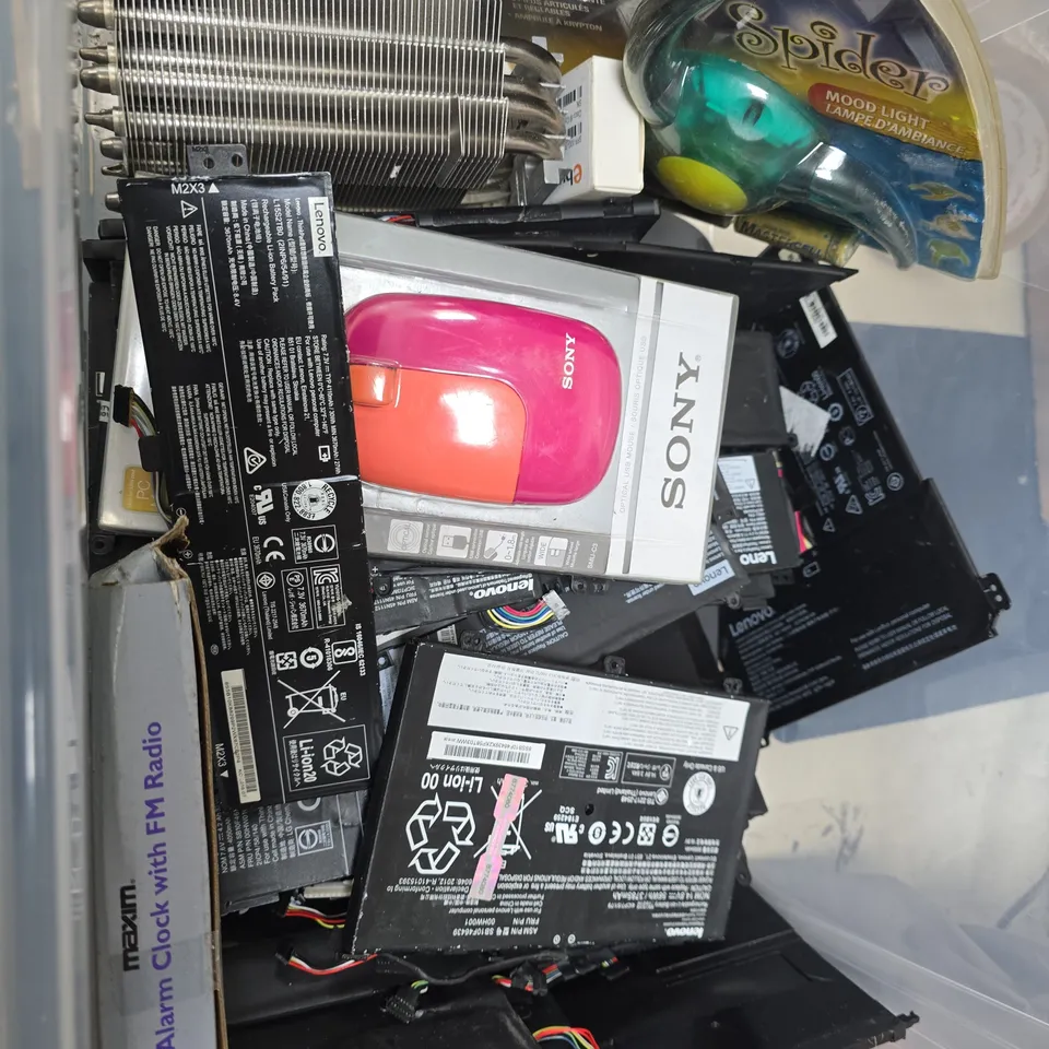 APPROXIMATELY 20 ASSORTED ELECTRICAL ITEMS INCLUDING LAPTOP BATTERY , UNIVERSAL REMOTE AND PHILIPS LED SPOT KIT 