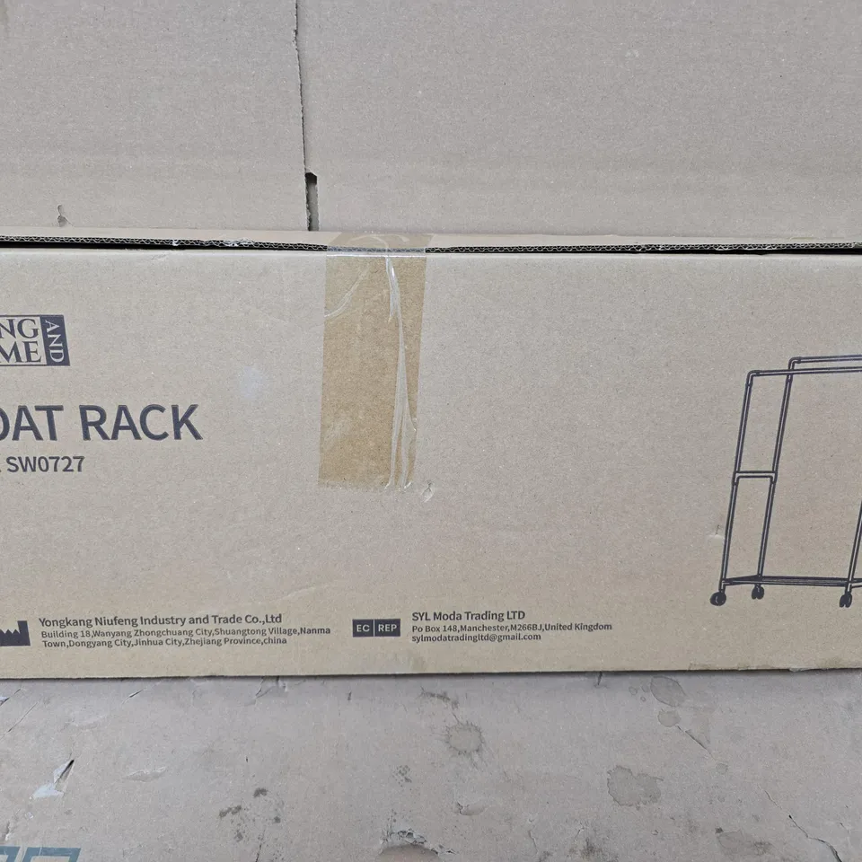 LIVING HOME COAT RACK – BOXED