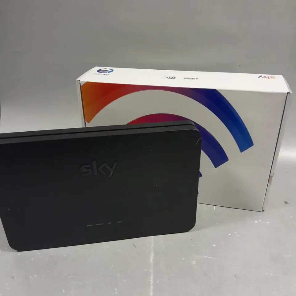 BOXED SKY BROADBAND SR204 WIRELESS ROUTER 