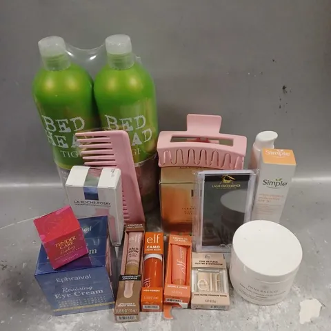 APPROXIMATELY 20 ASSORTED COSMETIC PRODUCTS INCLUDE - VENUS RAZER HEADS - EMMA HARDIE MORINGA CLEANSING BALM - SIMPLE TRIPLE PROTECT MOISTURISER - ETC