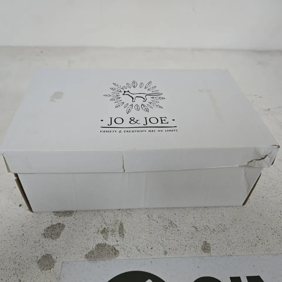 JO & JOE GIBRALTAR WHITE SANDALS – UK 4