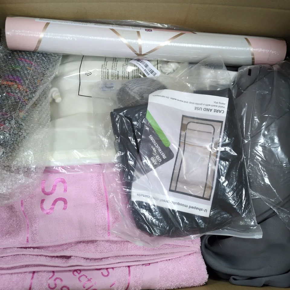 APPROXIMATELY 20 ASSORTED HOUSEHOLD PRODUCTS TO INCLUDE WALLPAPER, DUVET COVER SETS, ION8 BOTTLE, ETC - COLLECTION ONLY