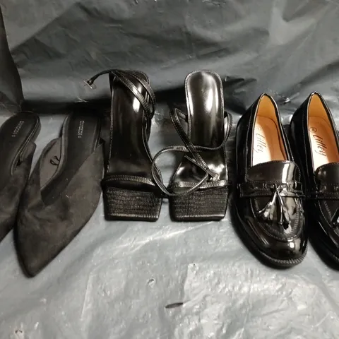 BOX OF APPROXIMATELY 15 ASSORTED PAIRS OF SHOES AND FOOTWEAR ITEMS IN VARIOUS COLOURS, STYLES, AND SIZES - COLLECTION ONLY