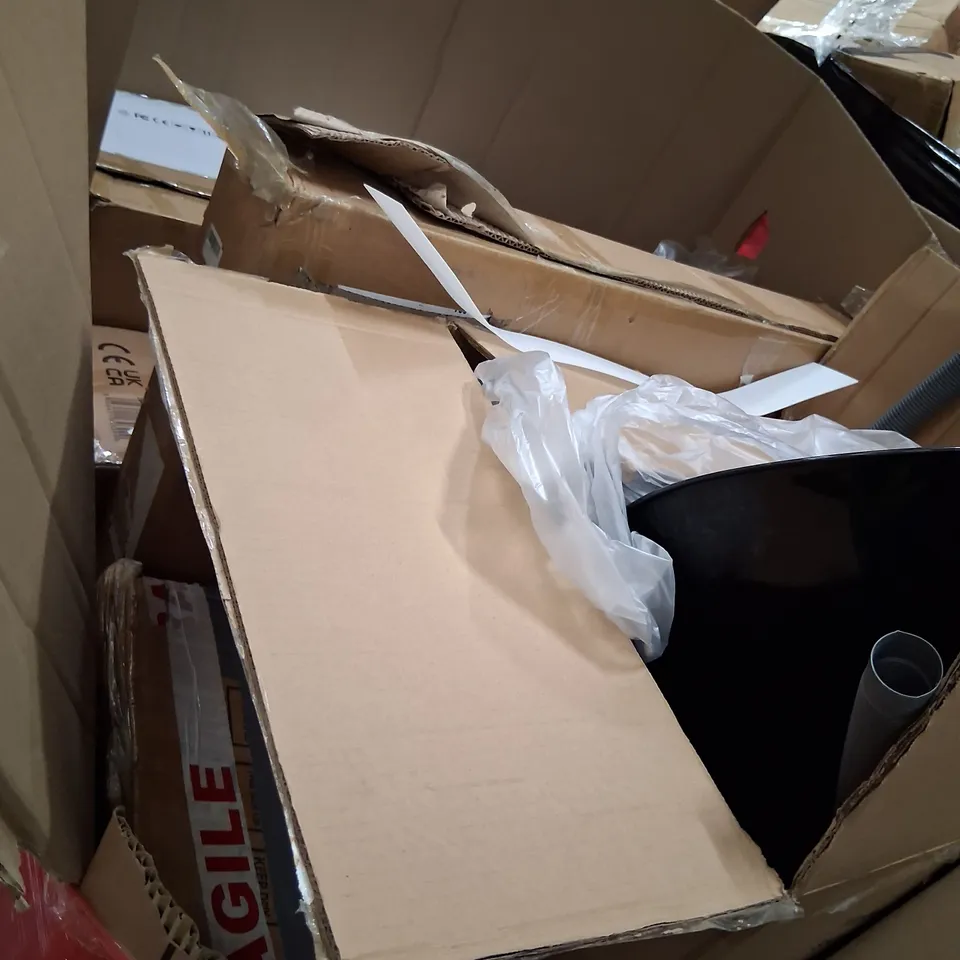PALLET CONSISTING OF A LARGE QUANTITY OF ASSORTED HOUSEHOLD AND ELECTRICAL PRODUCTS AND ACCESSORIES TO INCLUDE;