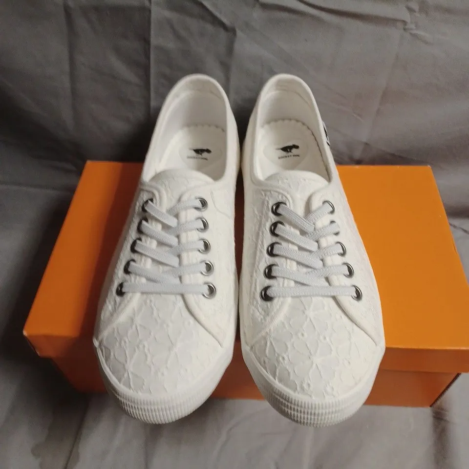 BOXED PAIR OF Rocket Dog Chow Chow Elsie Eyelet Cotton Women's Sneakers -UK 5 