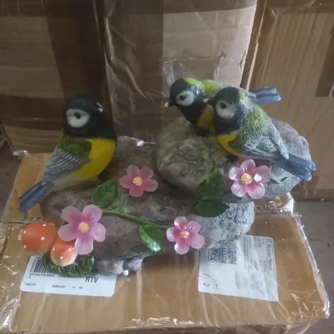 BOXED 3 BIRDS FIGURE WITH SOLAR LIGHT