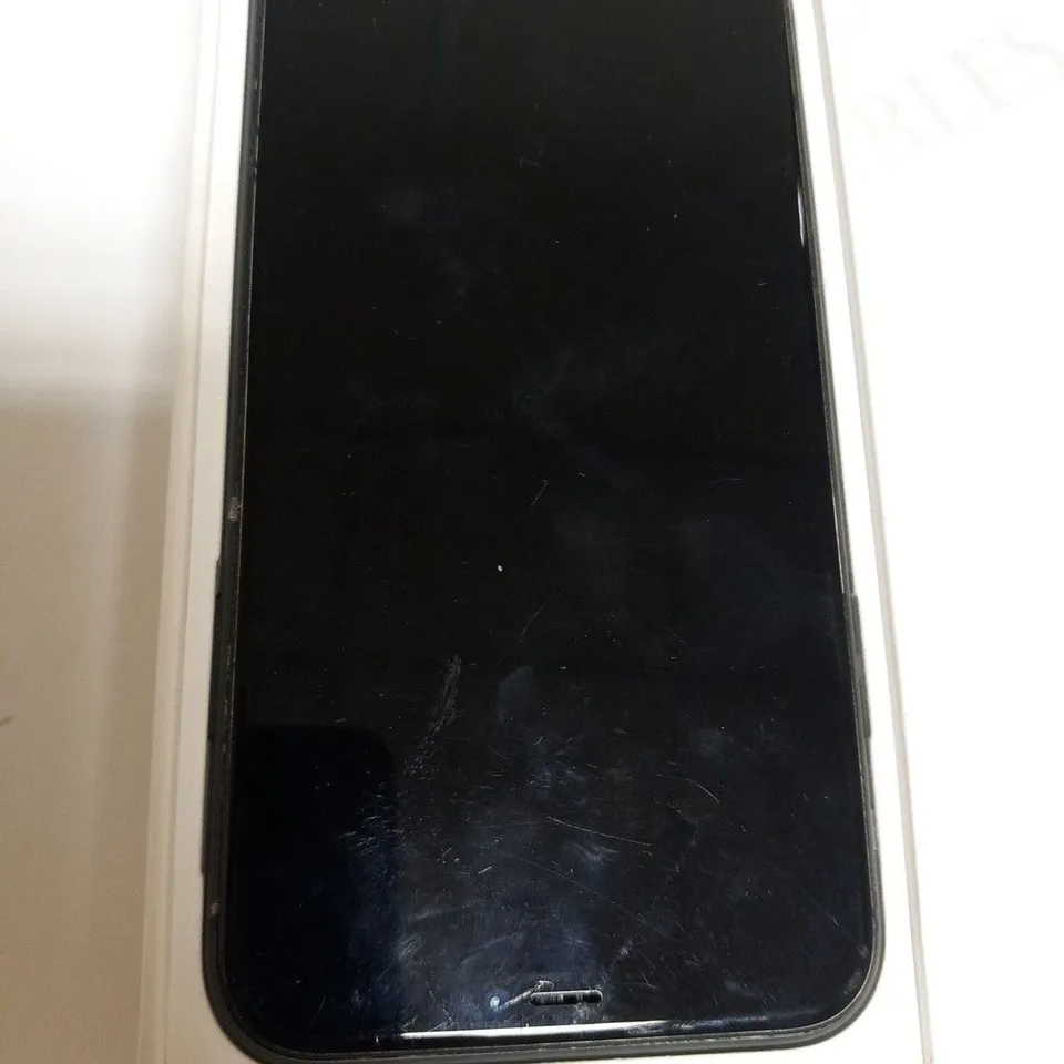 BOXED APPLE IPHONE MOBILE PHONE