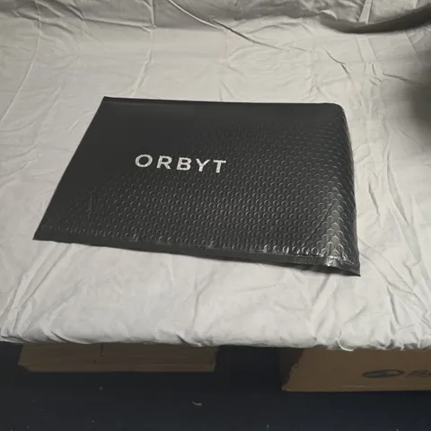 APPROXIMATELY 200 ORBYT PADDED BUBBLE MAILER ENVELOPE – BLACK (VERIFY)